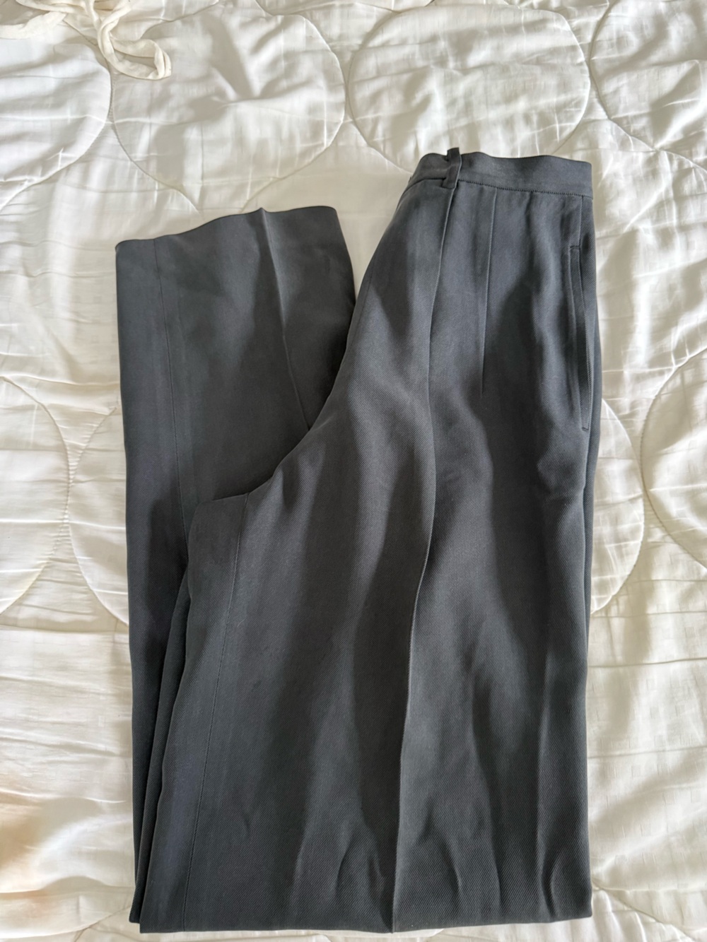 Banana Republic Gray Straight Leg Career Dress Pants Size 0 100% silk workwear